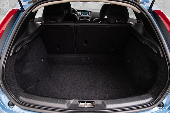 Volvo V40 10 of 26