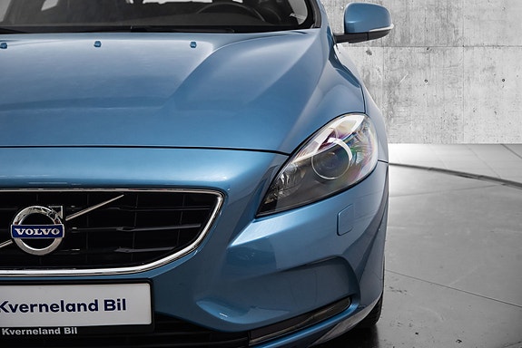 Volvo V40 9 of 26