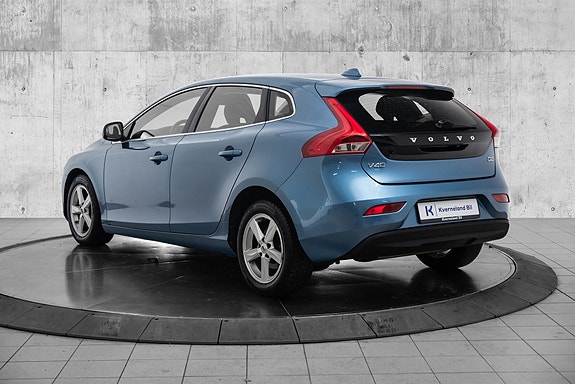 Volvo V40 3 of 26