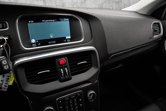 Volvo V40 15 of 26