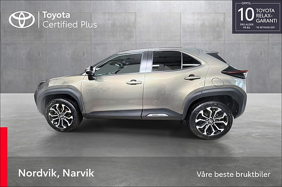 Toyota Yaris Cross 2 of 5