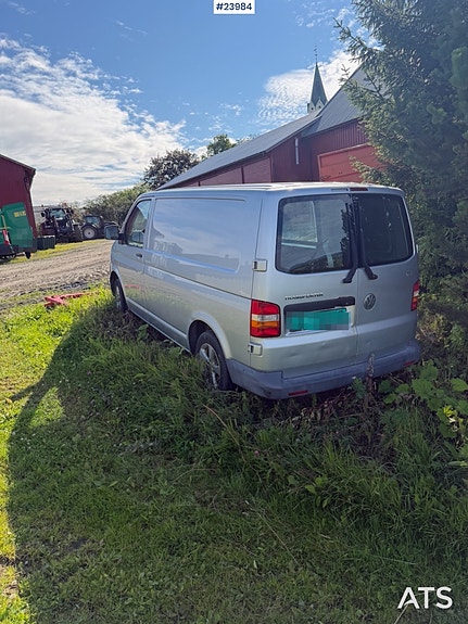 Volkswagen Transporter 3 of 5