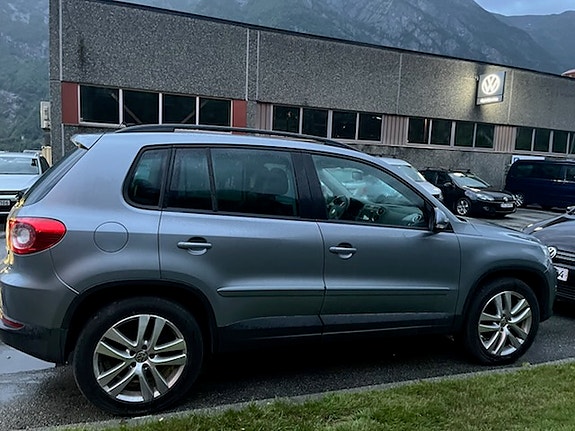 Volkswagen Tiguan 4 of 5