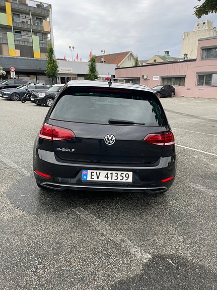 Volkswagen e-Golf VII 3 of 5