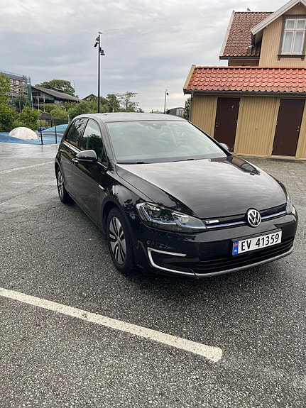 Volkswagen e-Golf VII 5 of 5