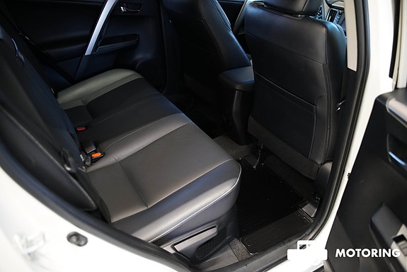 Toyota RAV4 23 of 30