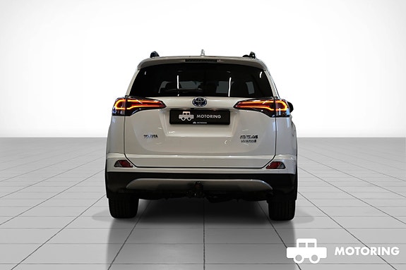 Toyota RAV4 4 of 30