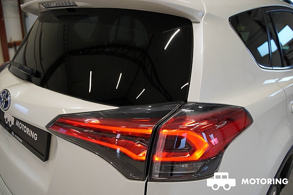 Toyota RAV4 9 of 30