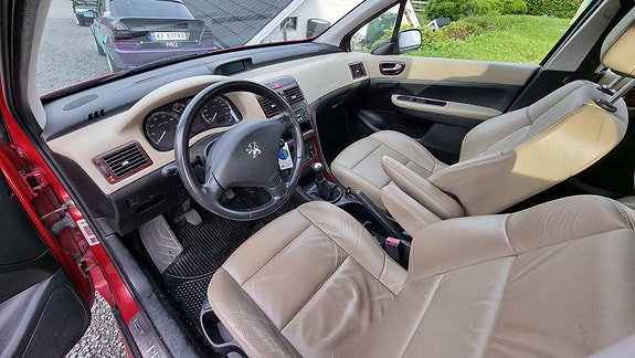 Peugeot 307 2 of 14