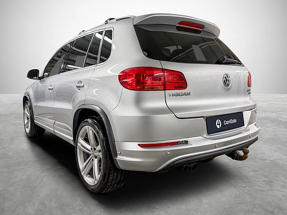 Volkswagen Tiguan 3 of 5