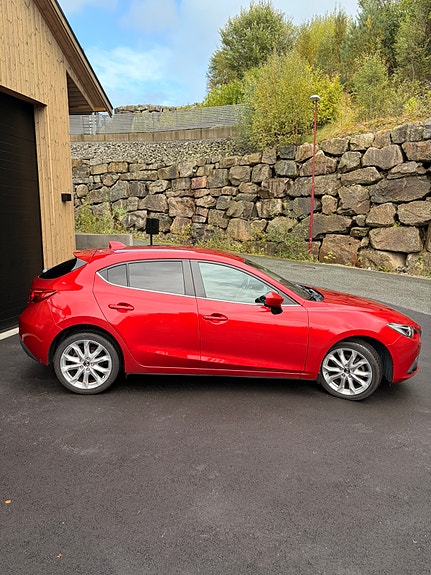 Mazda 3 4 of 30