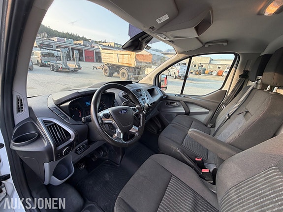 Ford Transit Custom 11 of 30