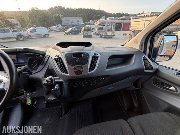 Ford Transit Custom 14 of 30