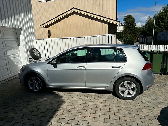 Volkswagen Golf VII 2 of 5