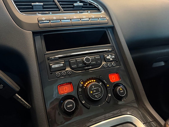 Peugeot 5008 14 of 17