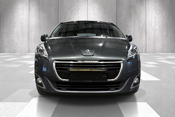 Peugeot 5008 8 of 17