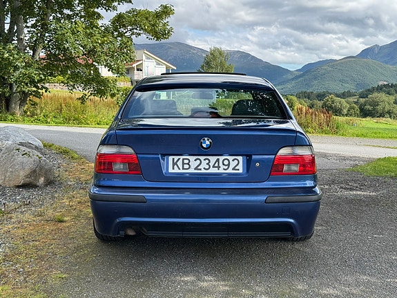 BMW 528i 23 of 30