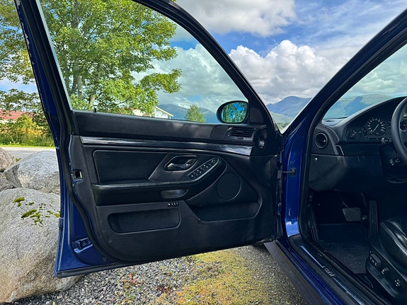 BMW 528i 20 of 30