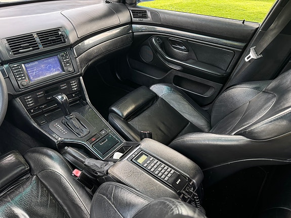 BMW 528i 27 of 30