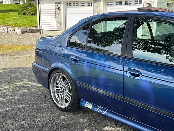 BMW 528i 12 of 30