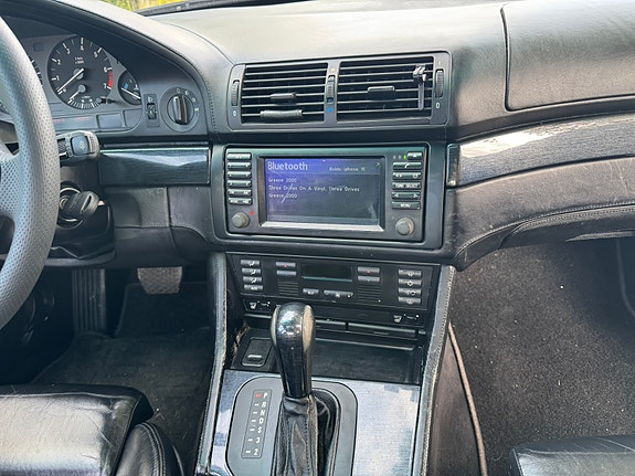 BMW 528i 30 of 30