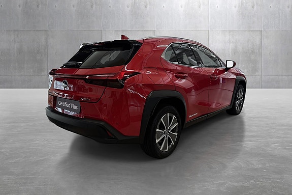 Lexus UX300e 5 of 5