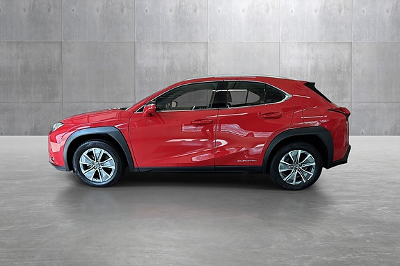 Lexus UX300e 2 of 5