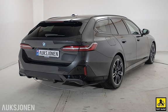 BMW i5 4 of 5
