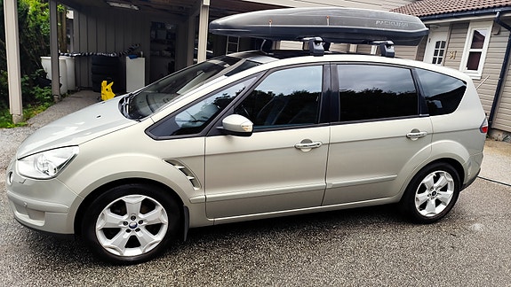 Ford S-MAX 2 of 5