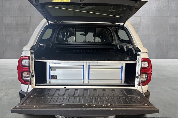 Toyota HiLux 18 of 24