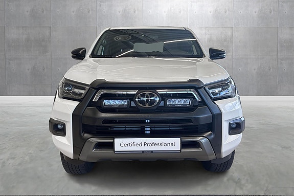 Toyota HiLux 8 of 24