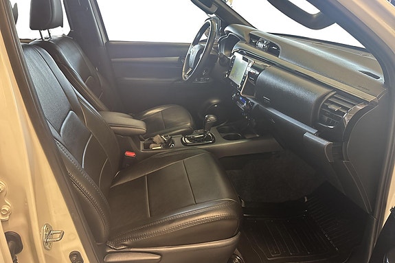 Toyota HiLux 15 of 24