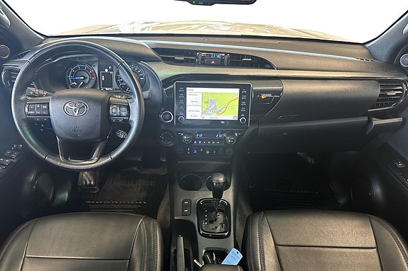 Toyota HiLux 9 of 24