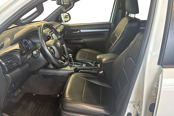 Toyota HiLux 10 of 24