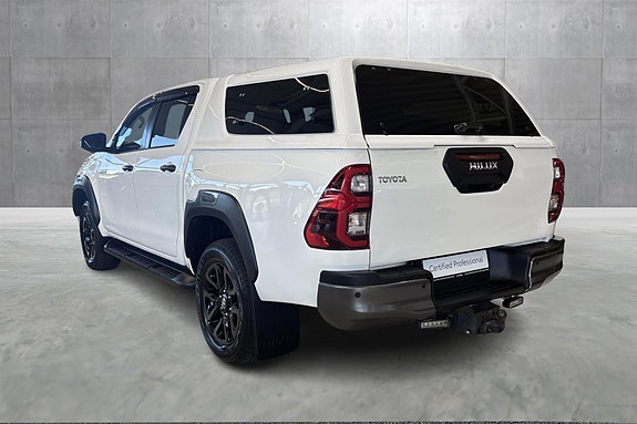 Toyota HiLux 3 of 24