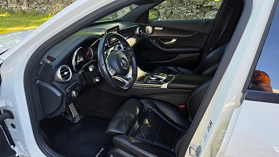 Mercedes-Benz C350 e 25 of 29