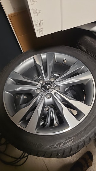 Mercedes-Benz C350 e 29 of 29