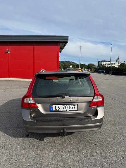 Volvo V70 5 of 5