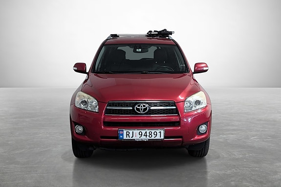 Toyota RAV4 3 of 5