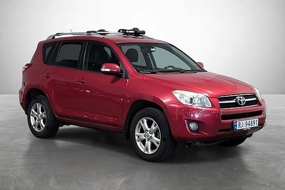 Toyota RAV4 4 of 5