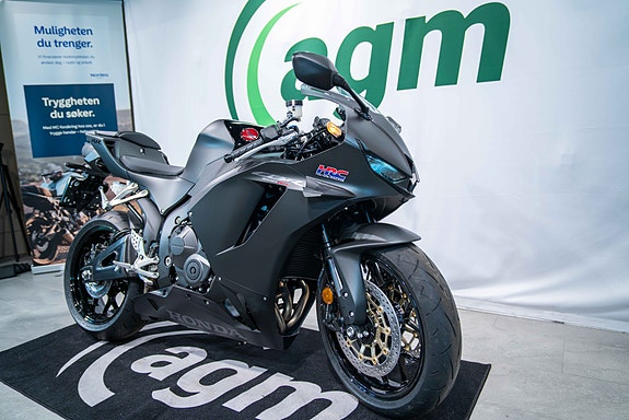 Honda CBR600RR - kun 1 sort igjen - Få med valgfritt utstyr for 15000kr denne. 2 of 5