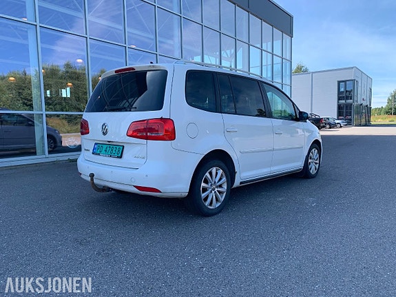 Volkswagen Touran 4 of 5