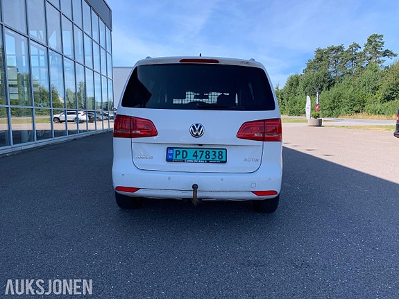 Volkswagen Touran 5 of 5