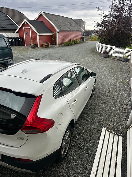 Volvo V40 Cross Country 6 of 13