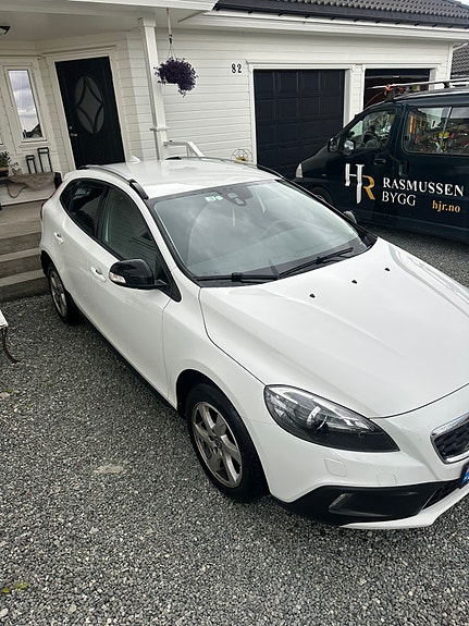 Volvo V40 Cross Country 7 of 13