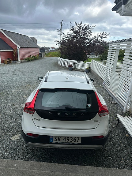 Volvo V40 Cross Country 5 of 13