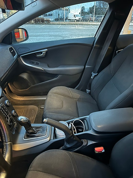 Volvo V40 Cross Country 13 of 13