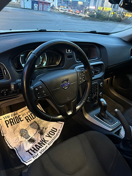 Volvo V40 Cross Country 10 of 13