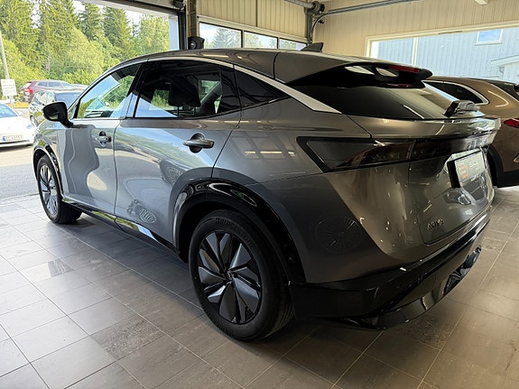 Nissan Ariya 4 of 5