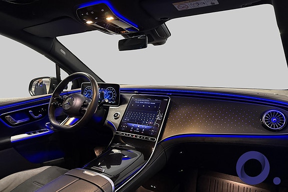 Mercedes-Benz EQE SUV 10 of 21